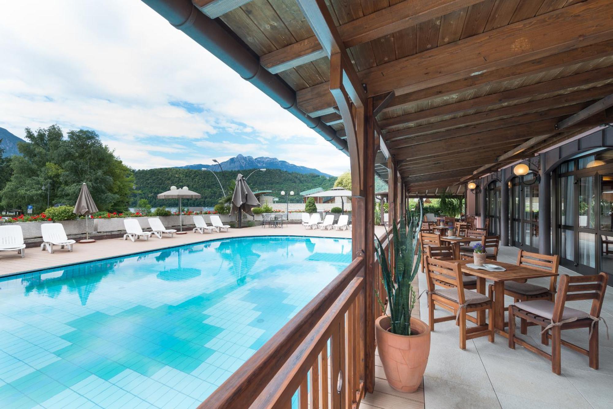 Hotel Ariston レーヴィコ・テルメ エクステリア 写真