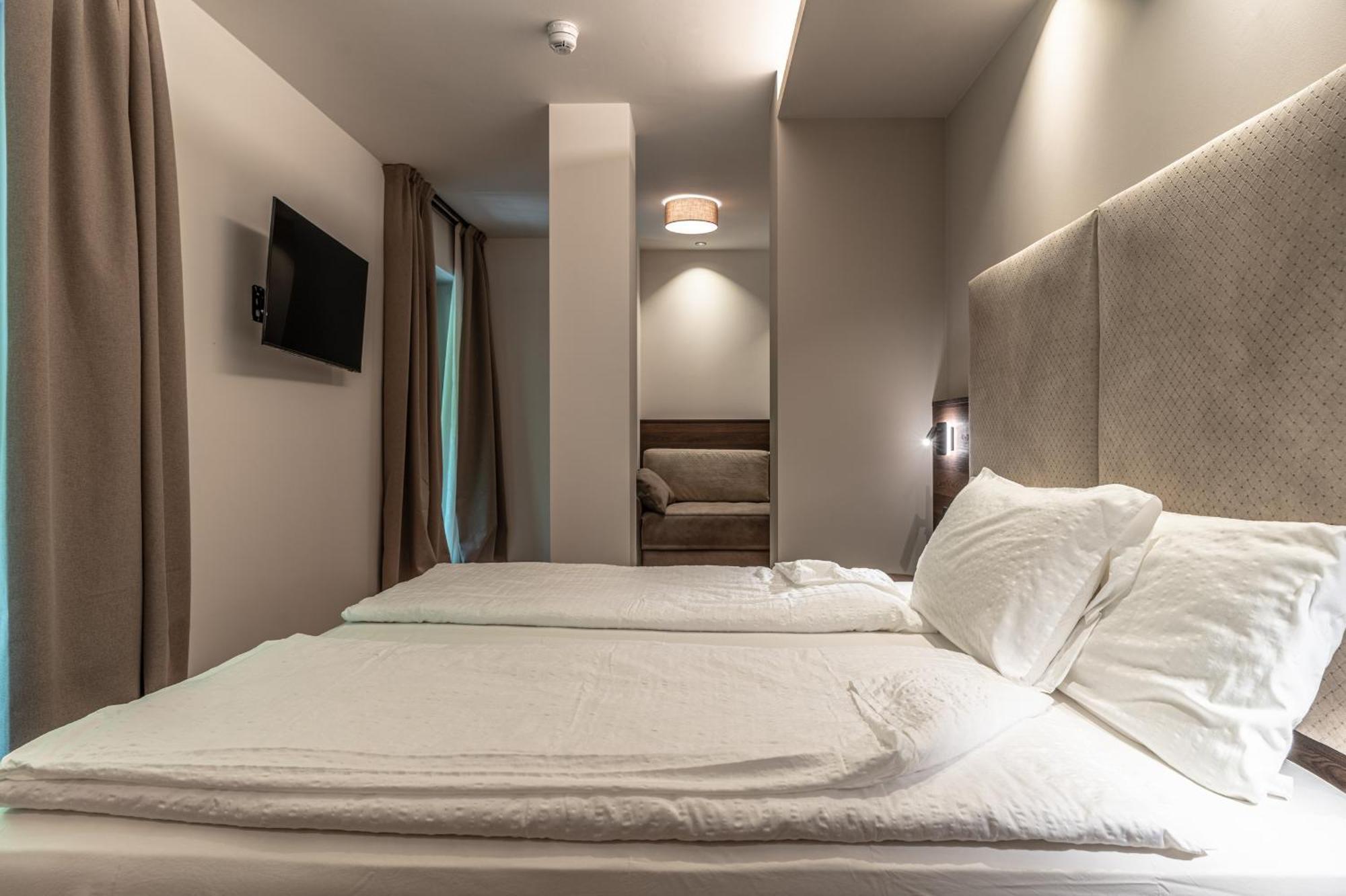 Hotel Ariston レーヴィコ・テルメ エクステリア 写真