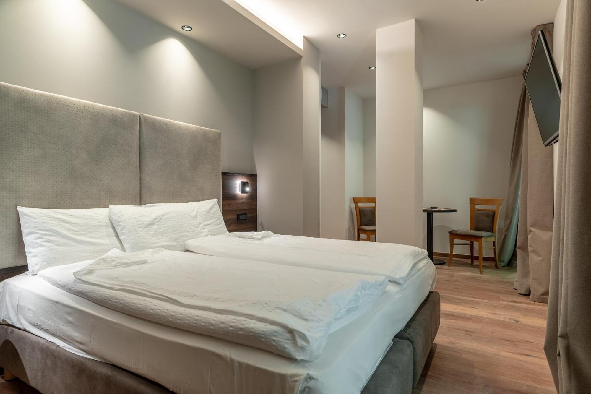 Hotel Ariston レーヴィコ・テルメ エクステリア 写真