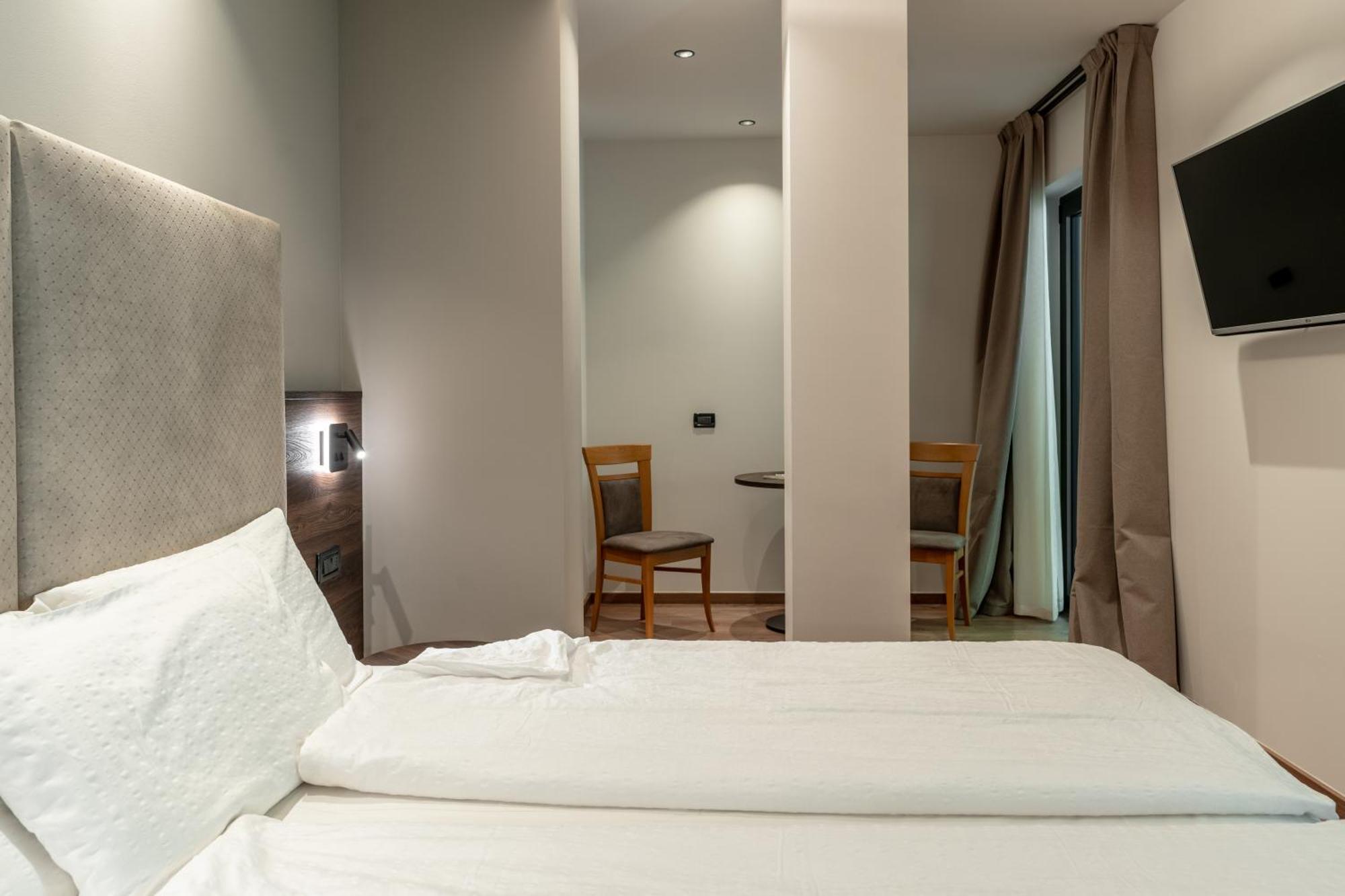 Hotel Ariston レーヴィコ・テルメ エクステリア 写真